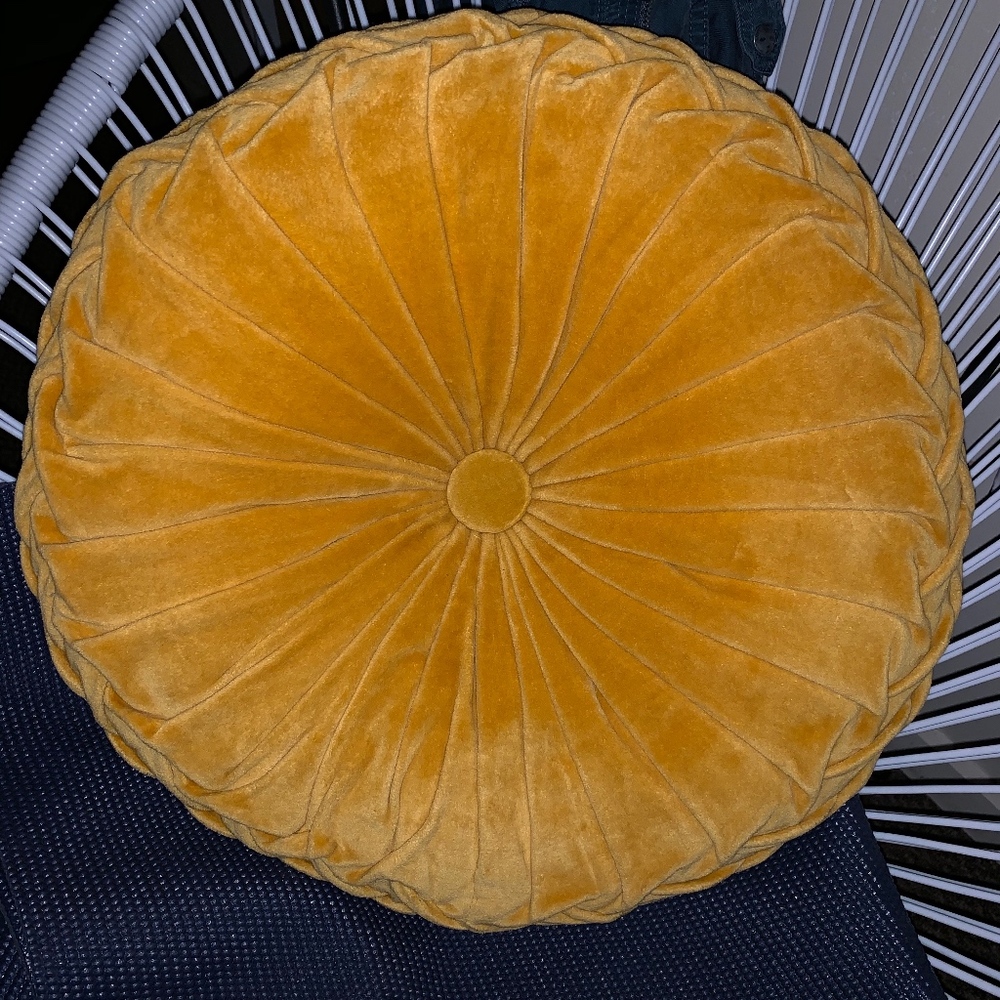 UO Round Pintuck Pillow